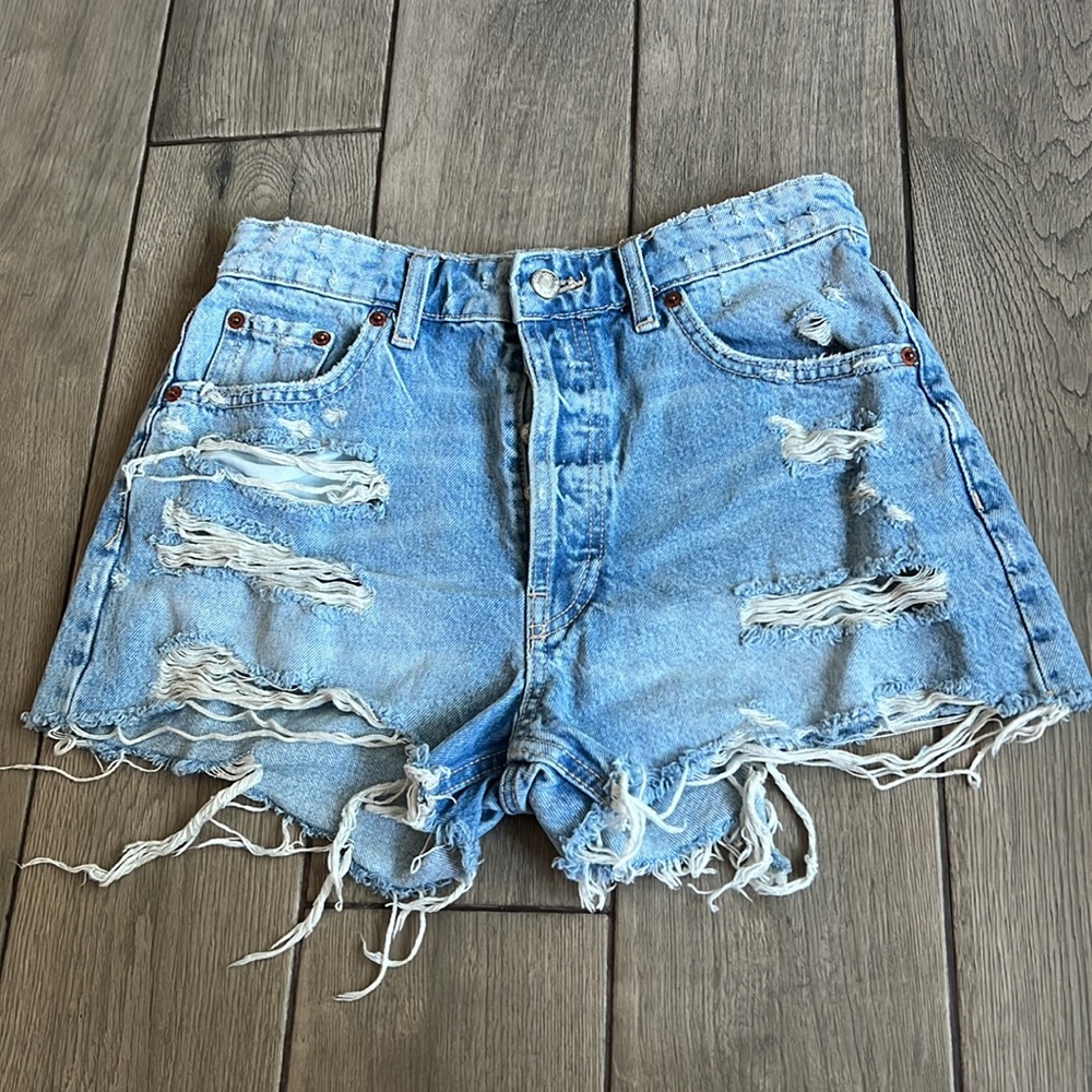 Zara denim cutoffs - Picture 2 of 4